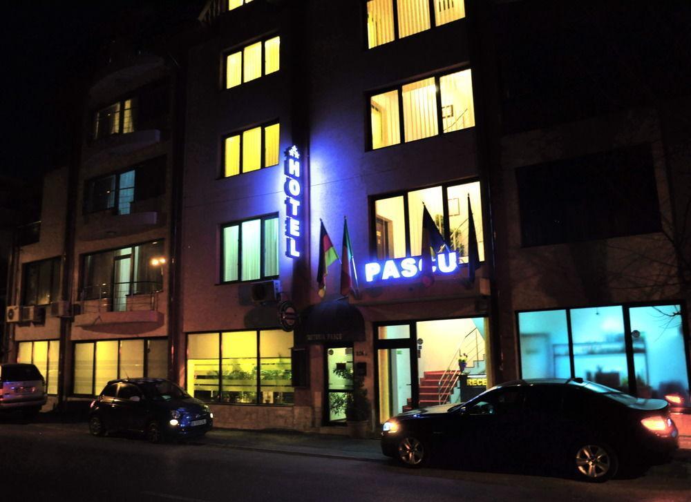 Hotel Pascu Bukarest Exterior foto